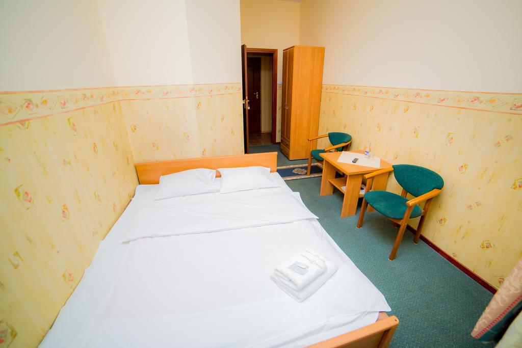 Zajazd Polonez Rzeszów Zimmer foto